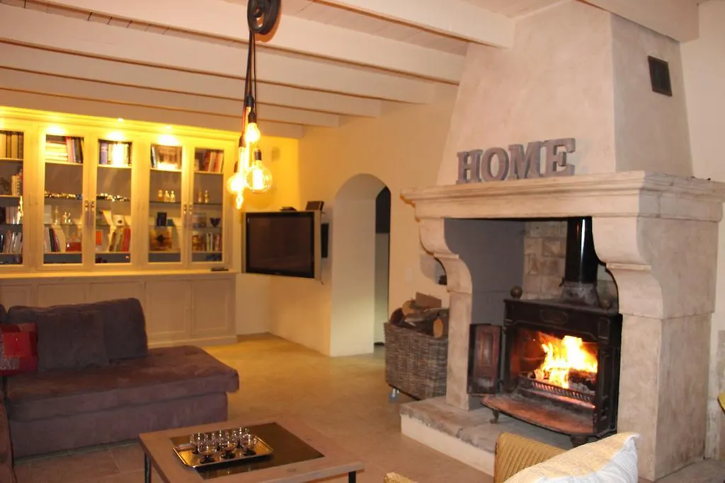 Sous Les Platanes B&B Châteaurenard Bed & Breakfast