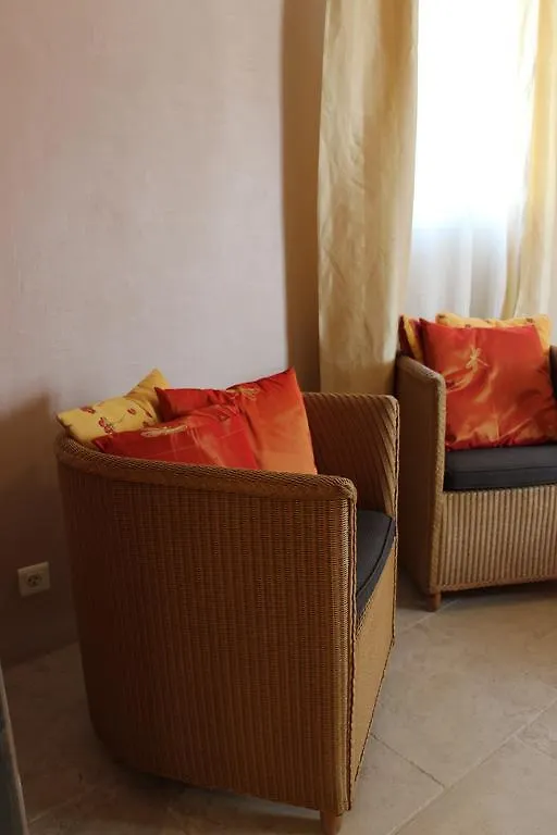 Couette-café Sous les Platanes B&B Châteaurenard France