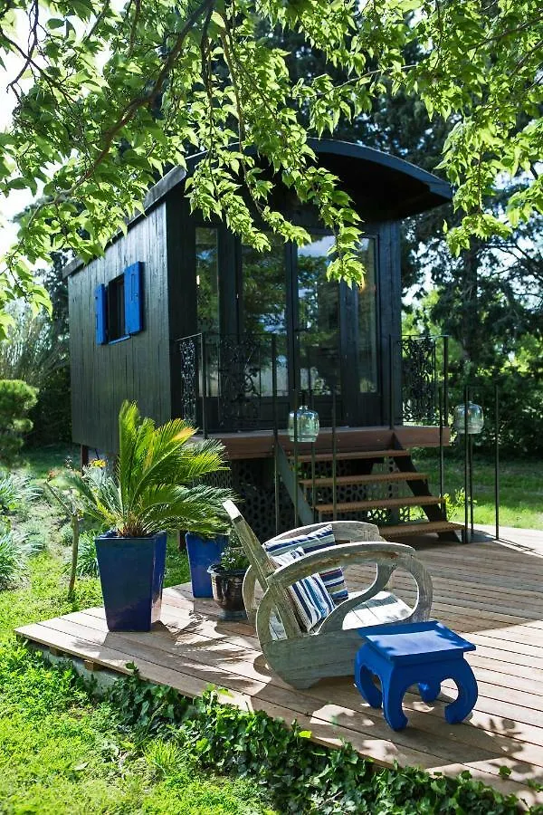 Châteaurenard Sous Les Platanes B&B فندق مبيت وإفطار